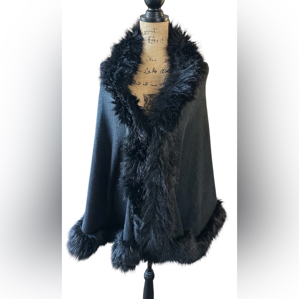 Faux Fur Lined Cape One Size